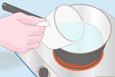 How to Make Homemade Hair Spray: 7 Simple Recipes