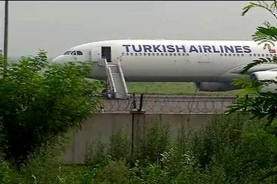 Bomb threat on mirror of Turkish Airlines & 1972 Hollywood movie 'SkyJacked'