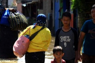 Indonesia Flash Floods Kill At Least Eight; Search On to Rescue Others