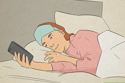 How to Say Goodnight to a Guy over Text