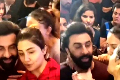 Ranbir Kapoor Gets Mobbed, Female Fans Click Selfies, Try to Touch His Face; Netizens Unimpressed