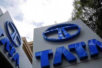 Tata Motors Drops 3% after 0.4% Equity Stake Sale Via Block Deal; Key Points For Investors
