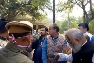 'Right-wing' Activist Throws Ink on Somnath Bharti's Face Over Argument on Yogi Adityanath