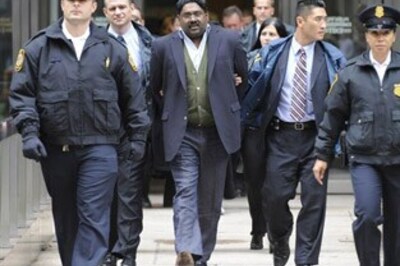 US insider trading probe ensnares 14 more