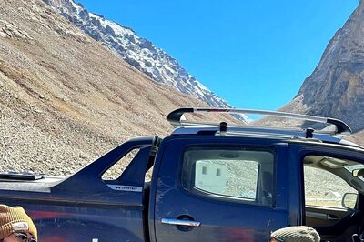 Sunny Deol Enjoys Scrumptious Breakfast With Son Karan Deol on Mountains; Pic Goes Viral