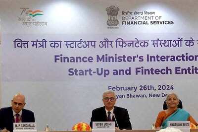 FM Nirmala Sitharaman Meets Fintechs, Startups; Asks Regulators To Hold Monthly Meetings