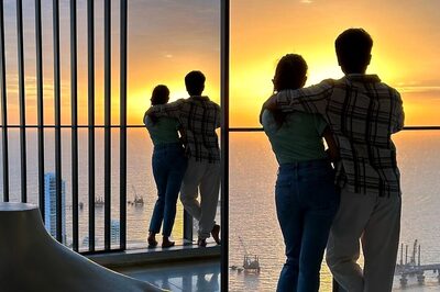 Shahid Kapoor Gets BRUTALLY Trolled For a 'Giant Foot' Installation At His New Home