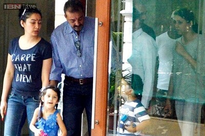 Snapshot: Sanjay Dutt's 14-day-long furlough ends, leaves Mumbai home to report back to the jail