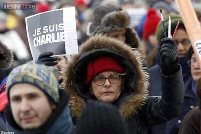 Charlie Hebdo 'All is Forgiven' edition sells out in minutes