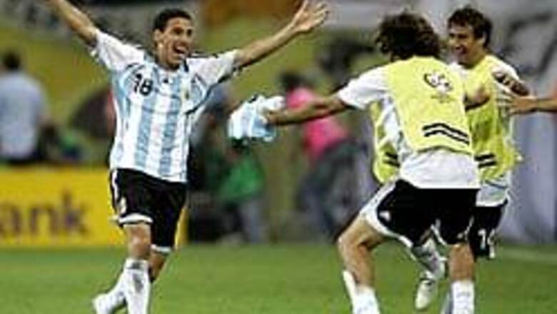 Argentina beat Mexico in extra time