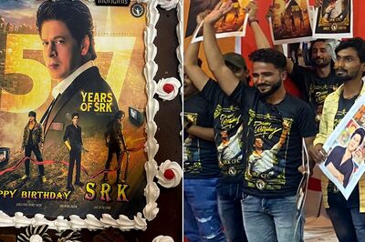 Shah Rukh Khan Birthday: Fans Host a Special Party as the Pathaan Actor Turns 57