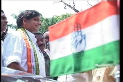 Tharoor meets PM, offers to quit: sources