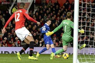 Manchester United concede late to lose 0-1 to Everton