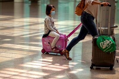 Spain Closes Discos, Bans Smoking in Street in New Coronavirus Measures