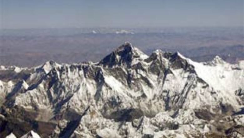 Skydivers claim highest landing ever near Everest