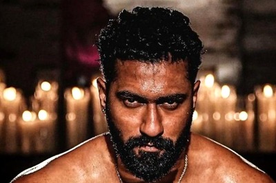 Vicky Kaushal Flaunts His Muscular Body As He Drops New Photo, Fans Call Him ‘Hot’; See Here