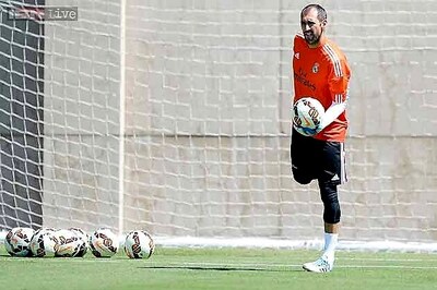 AC Milan goalkeeper Diego Lopez out for at least 2 weeks